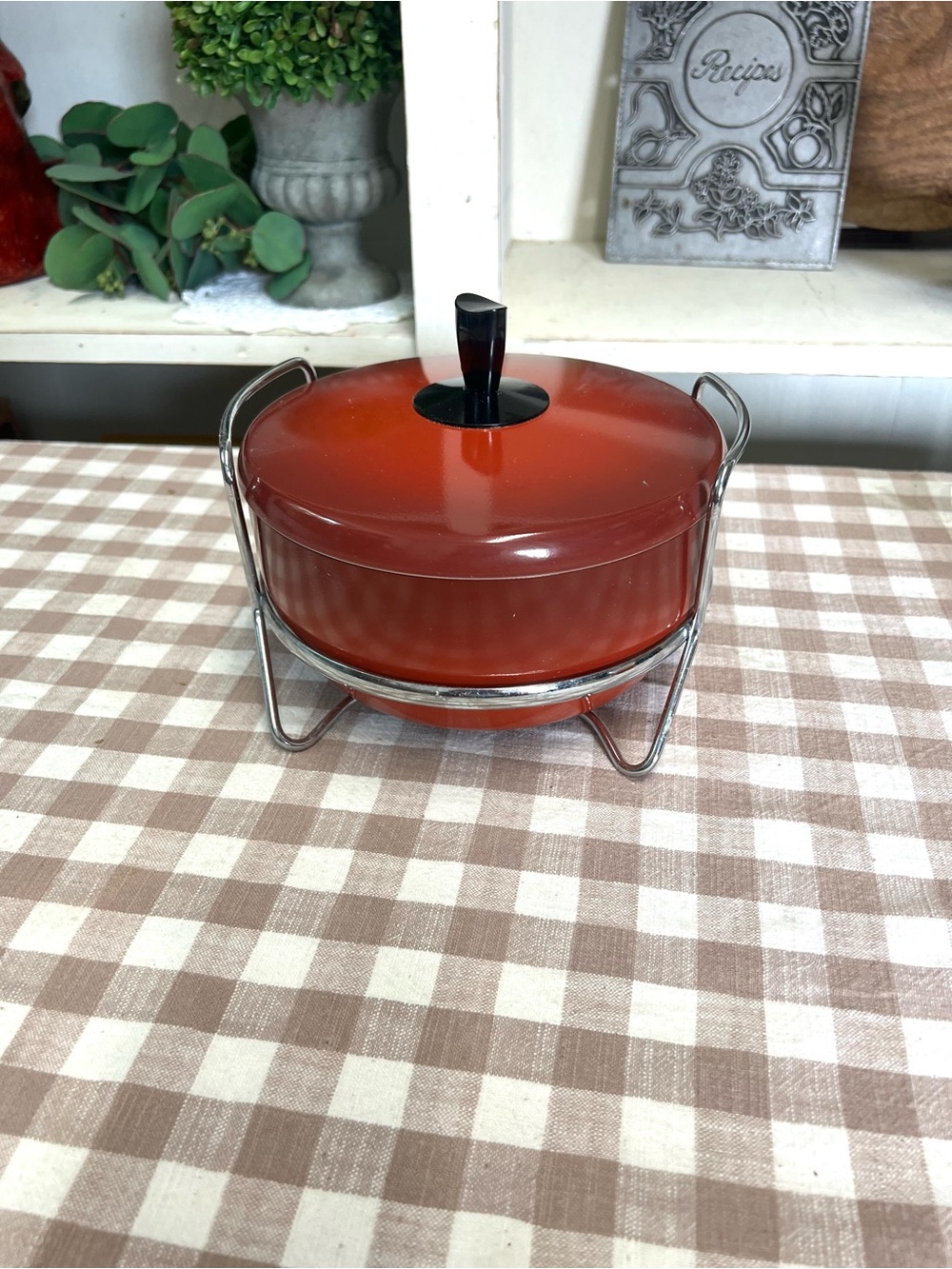 Vintage mid century cookware bounty by wear ever red ombré 2 quart grandma core